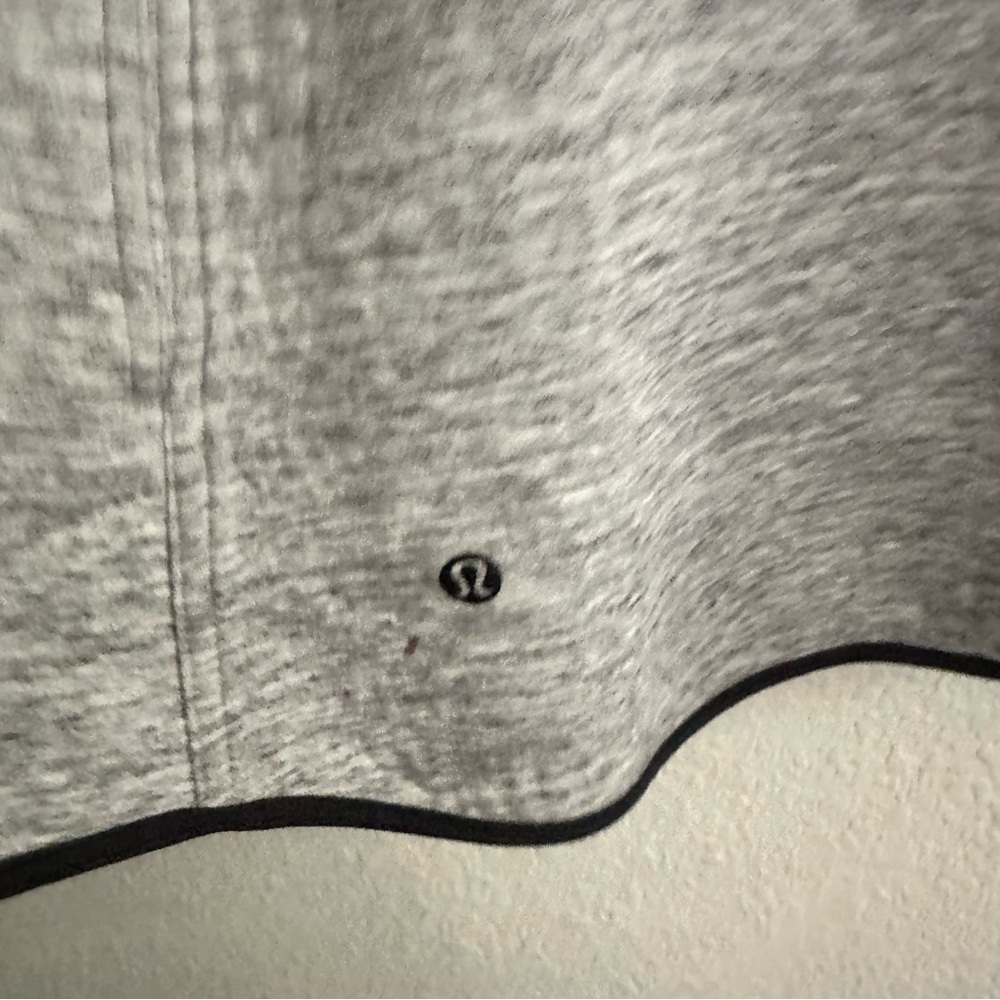 Lululemon Gray Sleeveless Hoodie Vest size 4 - Picture 4 of 5